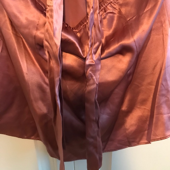 Silk halter top w/ tie behind neck - Picture 5 of 7